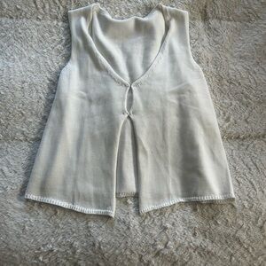 White vest top
